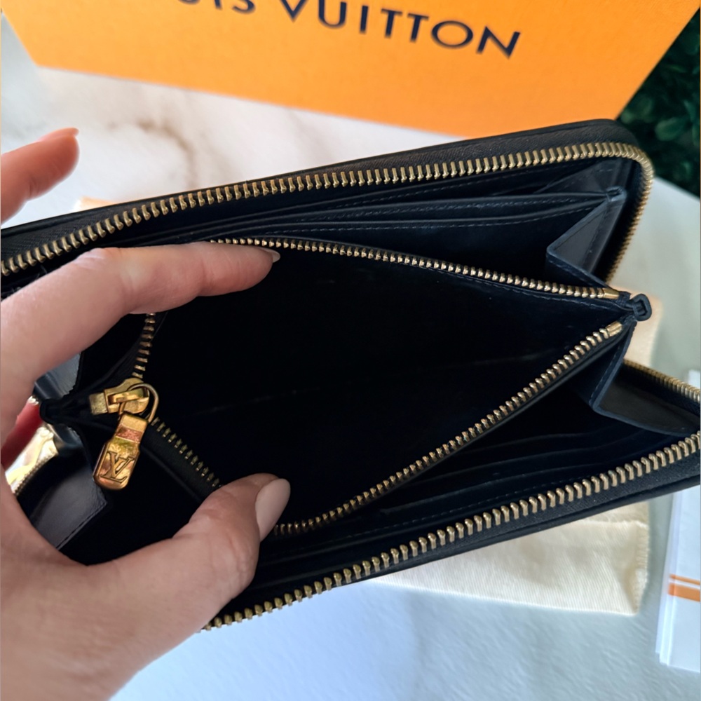 Louis Vuitton Black Monogram Coussin Zipped Lambskin Leather Wallet - Picture 9 of 10